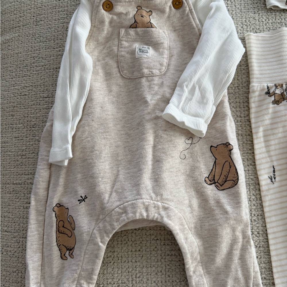 H&M Disney collab - Winnie the Pooh Cream Baby Outfit Set and Onesie - Picture 2 of 9